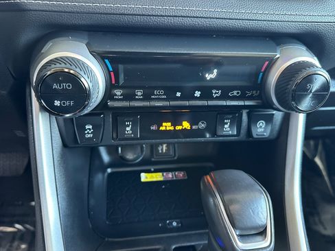 Used 2023 Toyota RAV4 XLE Premium image 23