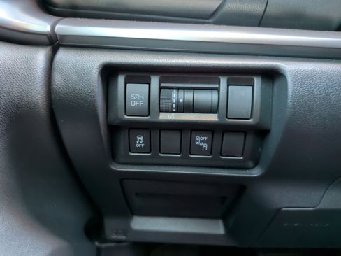 Used 2018 Subaru Crosstrek 2.0i Limited image 25