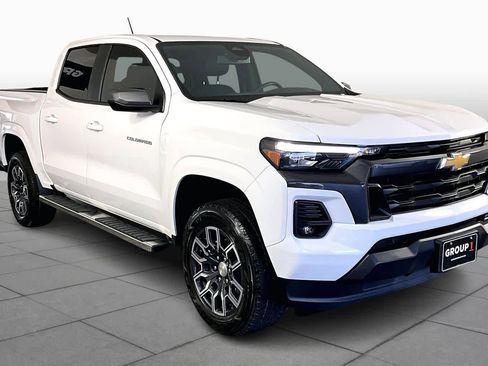 Certified 2024 Chevrolet Colorado LT w/ LT Convenience Package III image 3