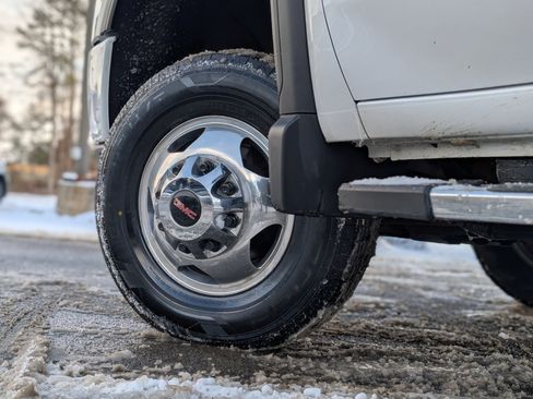 Used 2021 GMC Sierra 3500 Denali w/ Denali Ultimate Package image 8