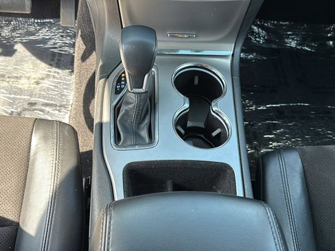 Used 2021 Jeep Grand Cherokee Laredo X image 23