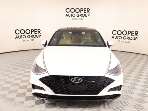 Used 2022 Hyundai Sonata Limited w/ Preferred Accessory Package FWD image 8