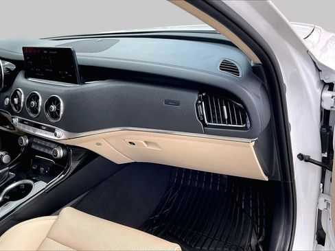 Used 2022 Kia Stinger GT-Line w/ Sun & Sound Package RWD image 19