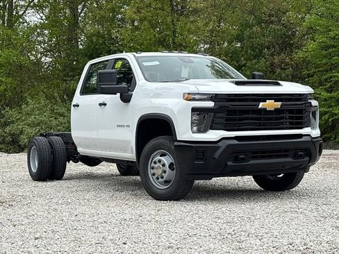 New 2026 Chevrolet Silverado 3500 W/T AWD/4WD image 2