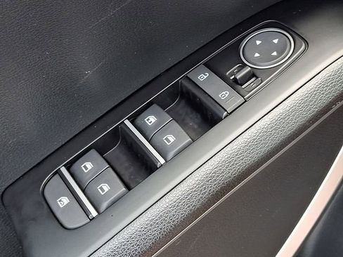 Used 2025 Kia Soul LX w/ LX Technology Package image 25