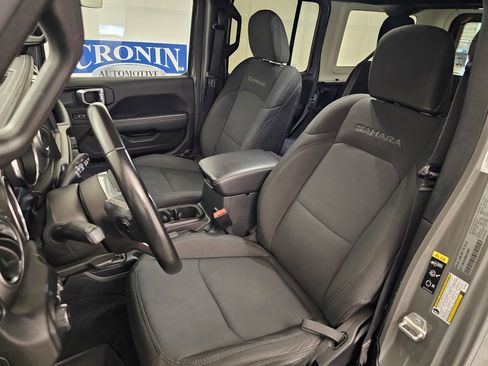 Used 2021 Jeep Wrangler Unlimited Sahara w/ Uconnect 4C Nav & Sound Group AWD/4WD image 5
