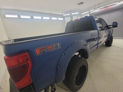 Used 2022 Ford F350 Platinum AWD/4WD image 9