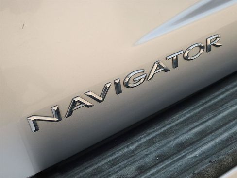 Used 2016 Lincoln Navigator Select AWD/4WD image 31