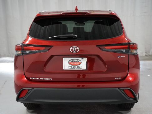 Certified 2025 Toyota Highlander XLE AWD/4WD image 7