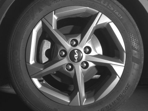 Used 2025 Kia K4 LXS image 12