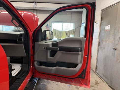 Used 2017 Ford F150 XLT w/ Equipment Group 302A Luxury image 25