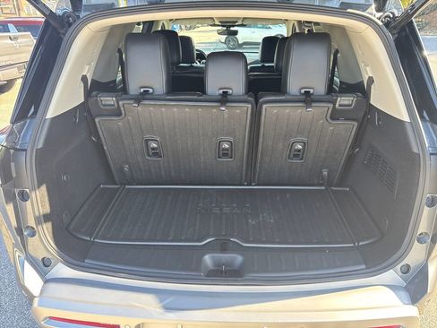 Used 2024 Nissan Pathfinder Platinum w/ Cargo Package image 24