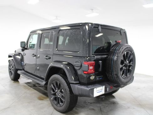 Used 2025 Jeep Wrangler Unlimited Sahara image 7