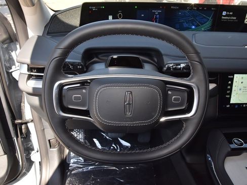 New 2025 Lincoln Navigator L Reserve image 23