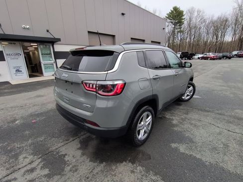 Used 2023 Jeep Compass Latitude image 4
