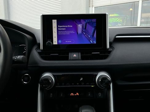 Used 2025 Toyota RAV4 XLE image 26