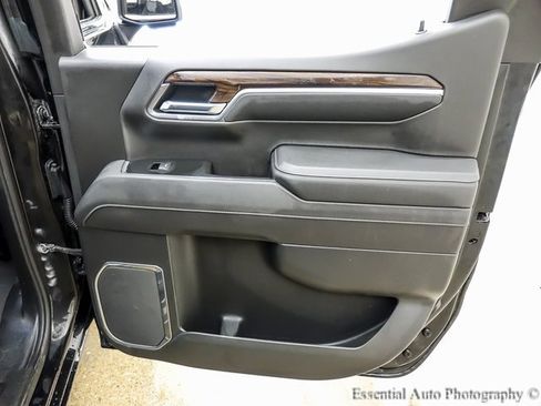 Used 2025 GMC Sierra 1500 SLT image 23