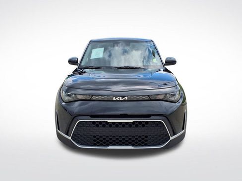 Used 2025 Kia Soul LX w/ LX Technology Package FWD image 2
