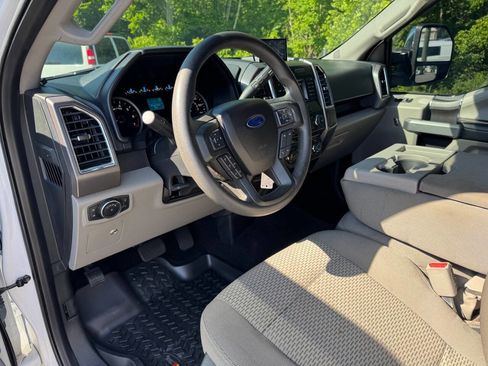 Used 2016 Ford F150 XLT AWD/4WD image 18