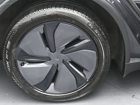 Used 2026 Tesla Model Y Long Range AWD/4WD image 32