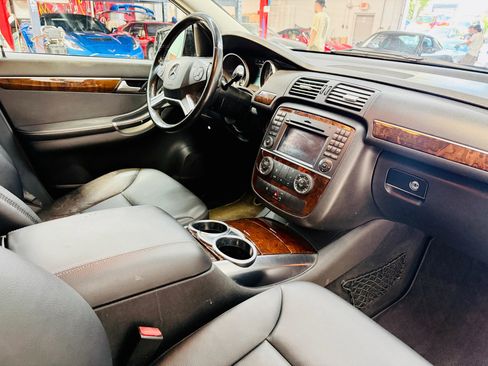 Used 2012 Mercedes-Benz R 350 4MATIC image 28