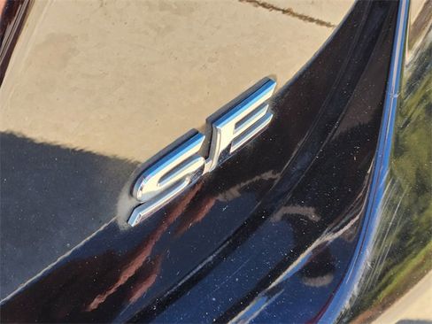 Used 2019 Toyota Camry SE image 12