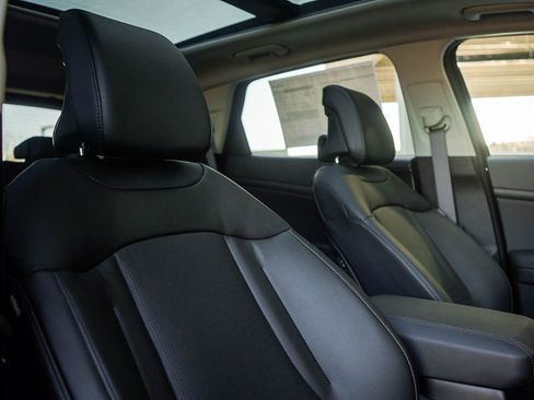 New 2026 Kia Sportage EX w/ EX Panorama Roof Package image 12