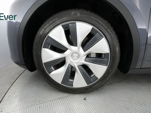 Used 2020 Tesla Model Y Performance image 17