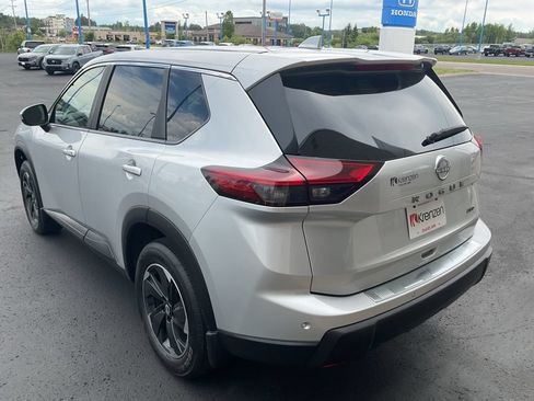 Used 2025 Nissan Rogue SV AWD/4WD image 7