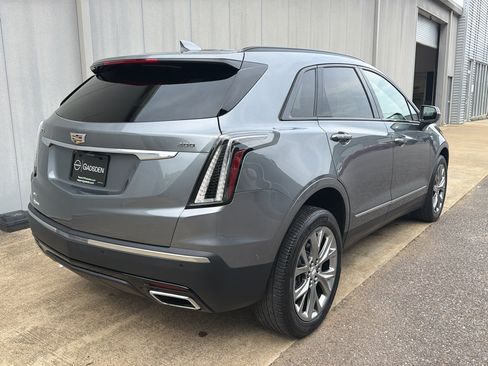 Used 2020 Cadillac XT5 Sportv w/ Platinum Package AWD/4WD image 3