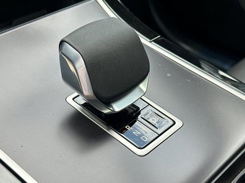 New 2026 Land Rover Range Rover Velar Dynamic SE AWD/4WD image 17