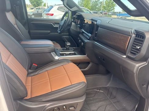 Used 2025 Chevrolet Silverado 1500 High Country w/ Technology Package AWD/4WD image 21