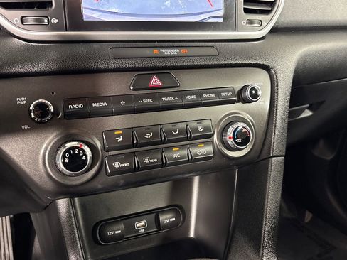 Used 2020 Kia Sportage LX image 20