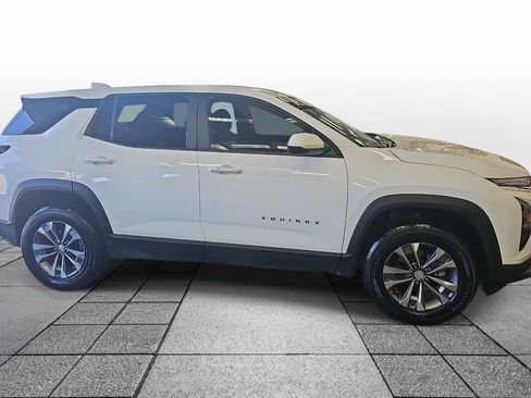 Used 2026 Chevrolet Equinox LT FWD image 4
