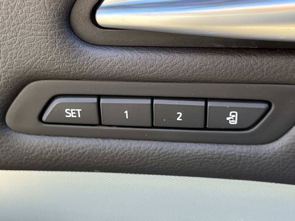 Certified 2023 Cadillac XT4 Premium Luxury FWD image 32
