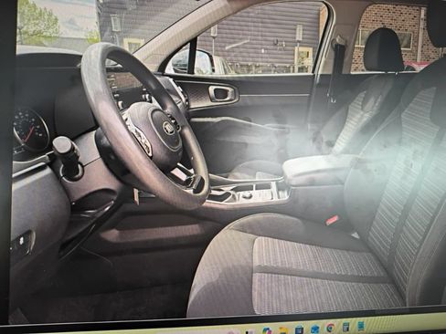 Used 2021 Kia Sorento LX FWD image 8