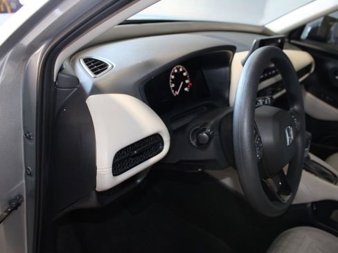 Used 2025 Honda HR-V LX image 11