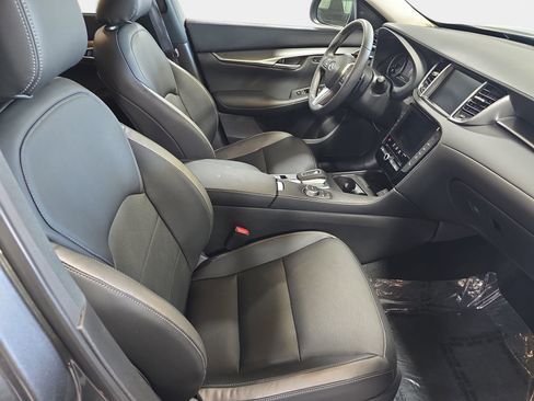 Certified 2025 INFINITI QX50 Luxe w/ Accent Package image 10