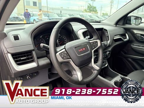 Used 2024 GMC Terrain SLT w/ Elevation Edition FWD image 11