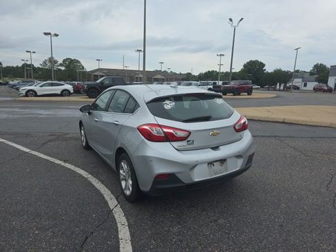 Used 2019 Chevrolet Cruze LT w/ Convenience Package FWD image 5