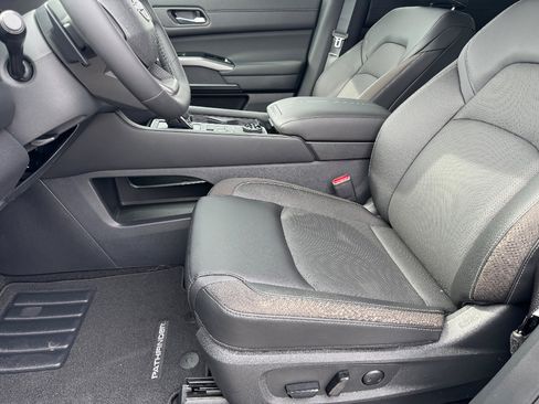 New 2026 Nissan Pathfinder SL AWD/4WD image 17