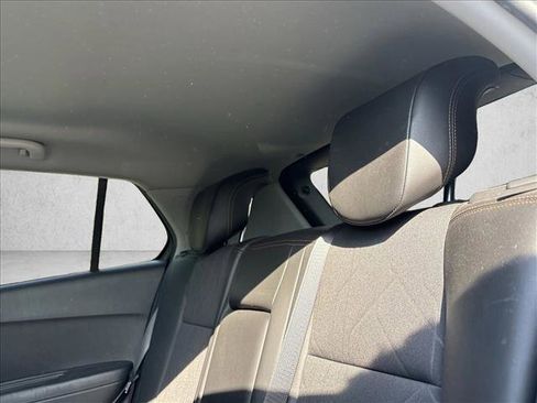 Used 2017 Chevrolet Trax LT w/ LT Convenience Package FWD image 13