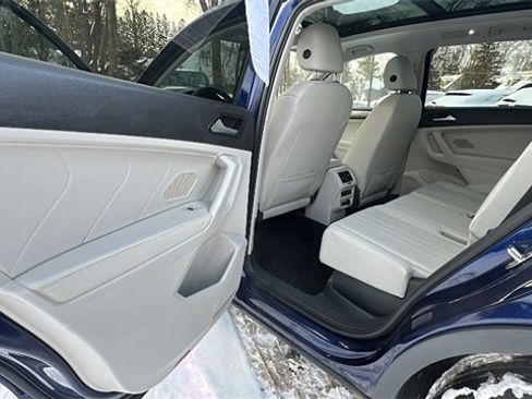 Used 2022 Volkswagen Tiguan SE image 35