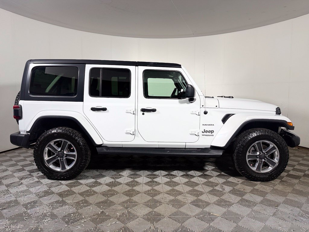 Used 2018 Jeep Wrangler Unlimited Sahara w/ Uconnect 4C Nav & Sound Group AWD/4WD image 8