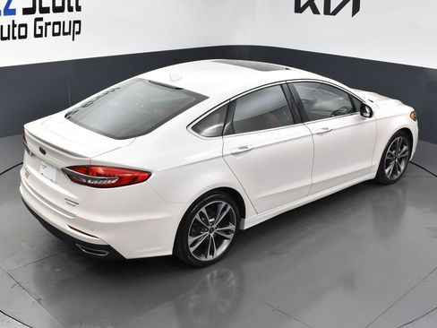 Used 2019 Ford Fusion Titanium image 13
