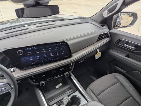 New 2026 Chevrolet Suburban LS image 20