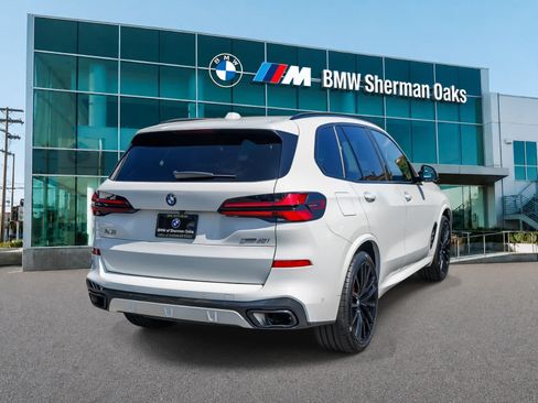 Used 2026 BMW X5 sDrive40i w/ M Sport Package RWD image 4