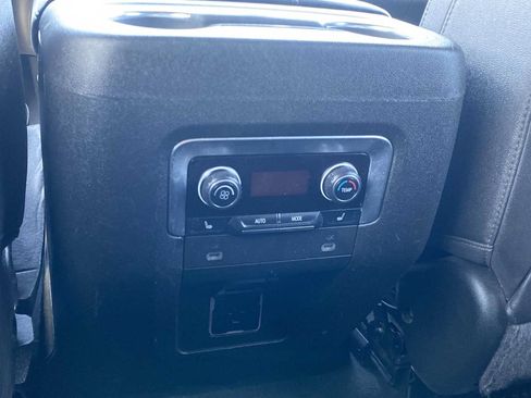 Used 2022 Chevrolet Suburban LT w/ LT Signature Package AWD/4WD image 34