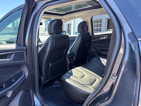 Used 2017 Ford Edge Titanium w/ Equipment Group 301A FWD image 34