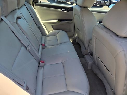 Used 2011 Chevrolet Impala LT w/ Luxury Edition Package FWD image 19